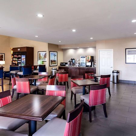 Comfort Suites University Lincoln Exterior foto